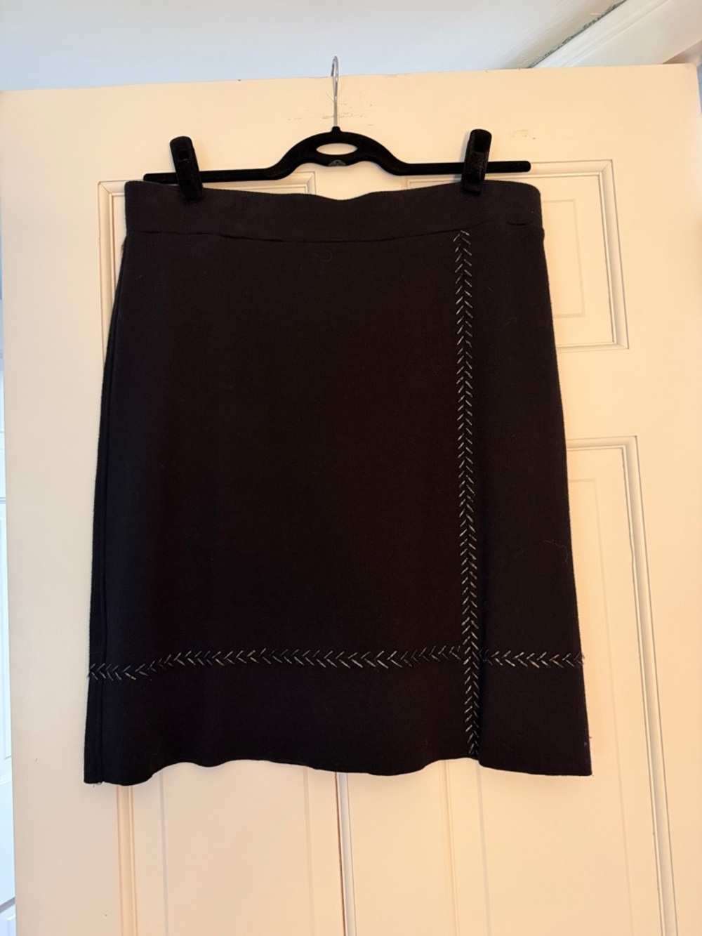 NIC+ZOE Black Midi Knit Skirt with Contrast Stitching